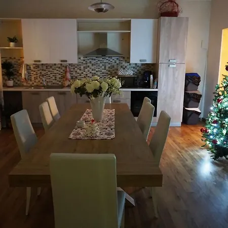 Aprile Bed and Breakfast 4*